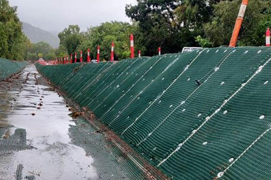 Resilient flood protection systems and rehabilitation solutions