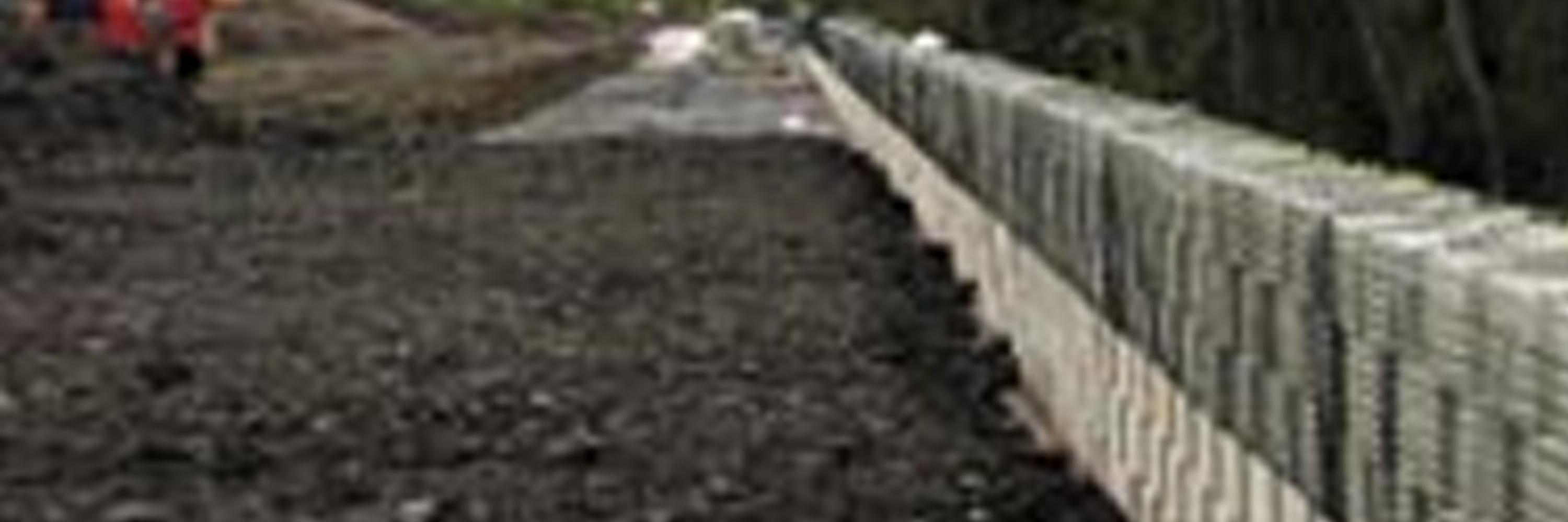 ACEGrid® for wall construction on former clay quarry Hero