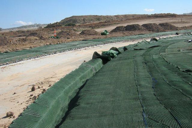 Pyramax Soil Pyramat® 75 TRM for exteme Erosion Control challenges | Global Synthetics
